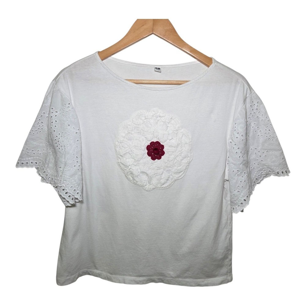 UNIQLO Style Refreshed White Eyelet Flutter Sleeve Floral Applique Cotton Top L